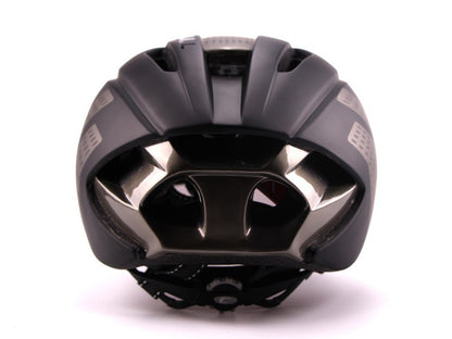 Aero helmet for cycling