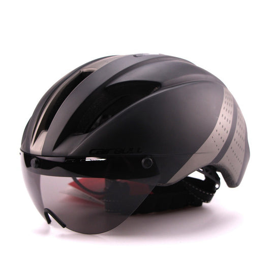 Aero helmet for cycling