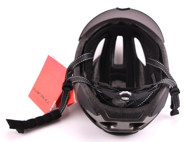 Aero helmet for cycling