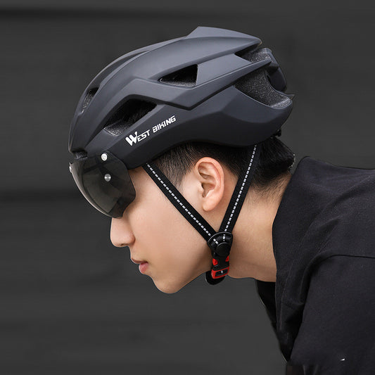 Cycling helmet with goggles